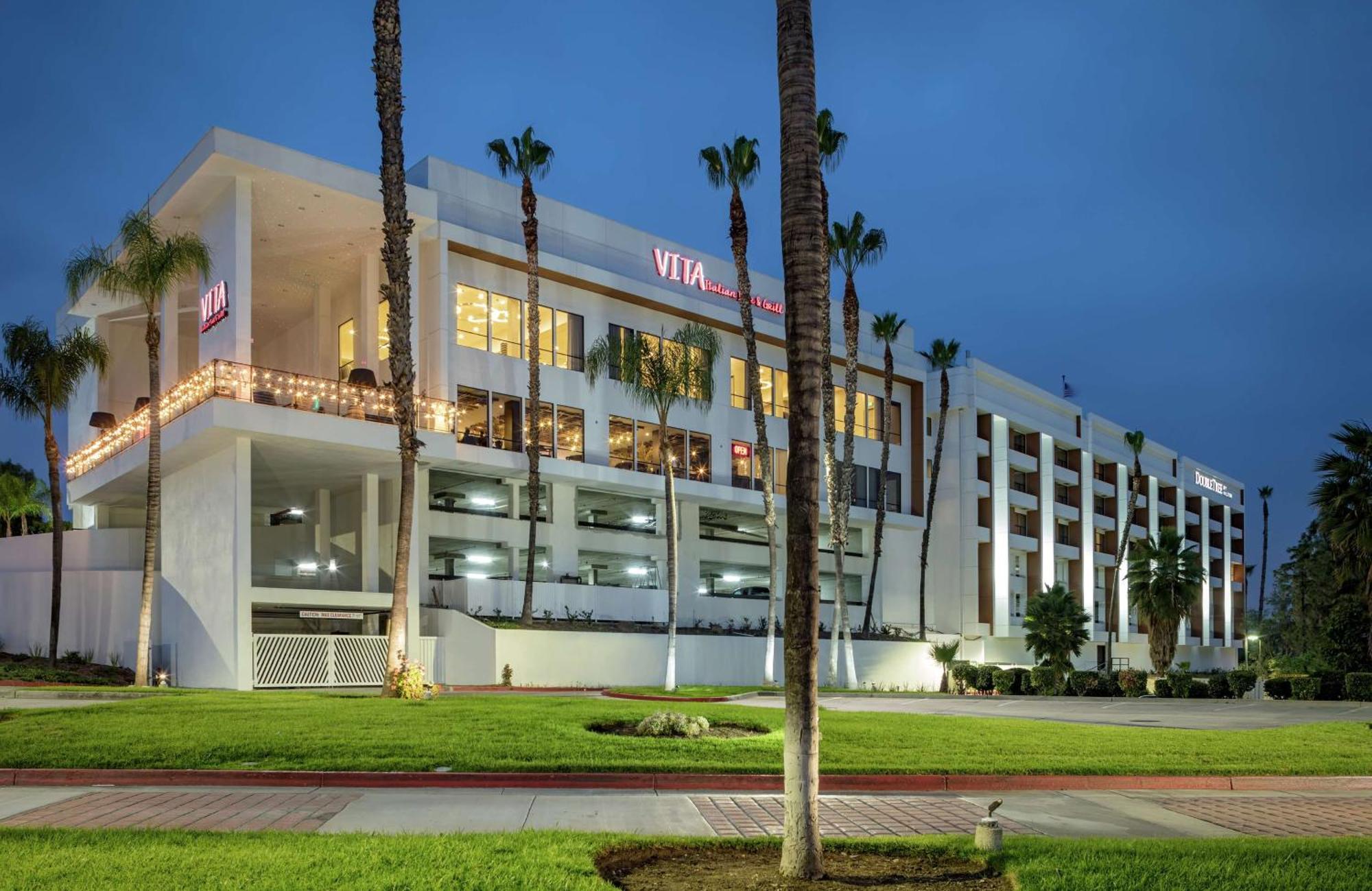 Hotel Doubletree By Hilton Pomona Exterior foto