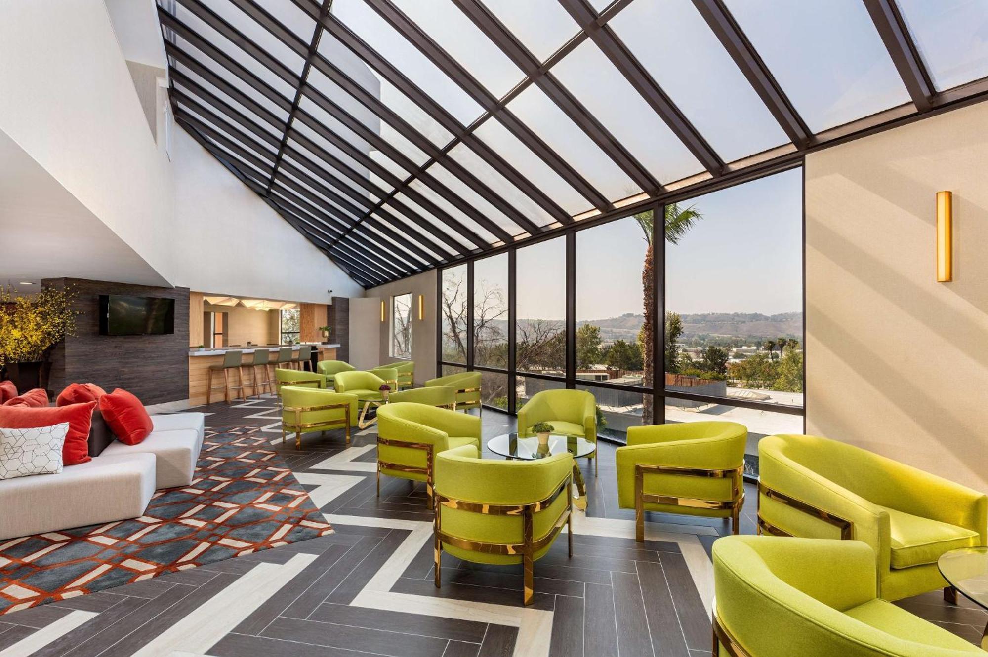 Hotel Doubletree By Hilton Pomona Exterior foto